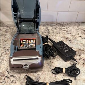 Dymo LabelWriter 400 in Black and Brown